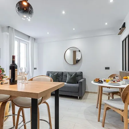 Smolett - Superb Downtown W Ac *