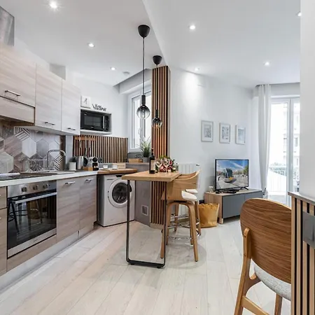 Smolett - Superb Downtown W Ac